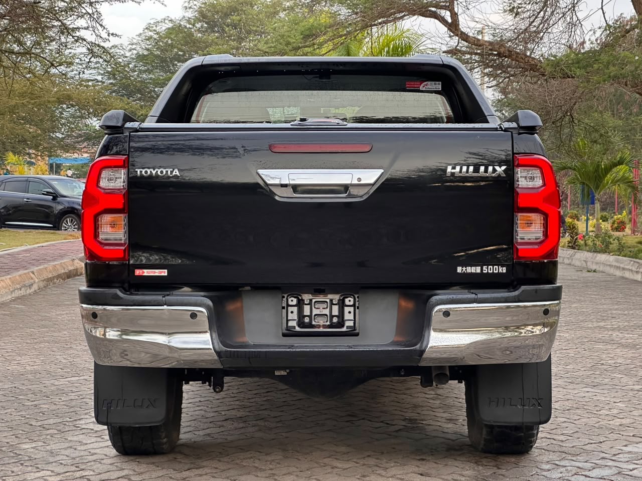 TOYOTA HILUX DOUBLE CABIN thumbnail 8